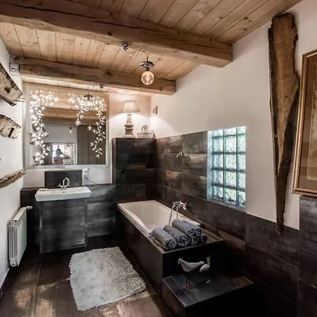 בית נופש Nad Galeria לנצקורונה